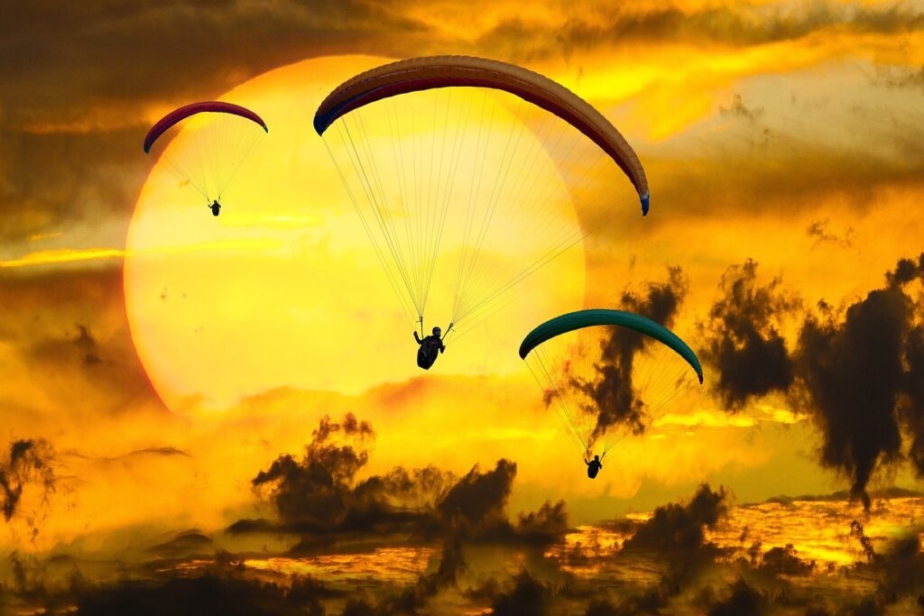 parachutes, paragliders, paragliding-2700972.jpg